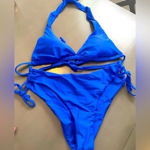 Beach kit! Bikini, hat, beach bag and cute little swimsuit cover! Never worn!